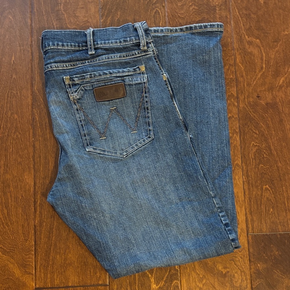 Wrangler Retro Slim Bootcut Jeans. Like new!!! 38x32